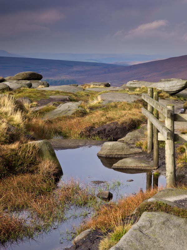 Peak fence