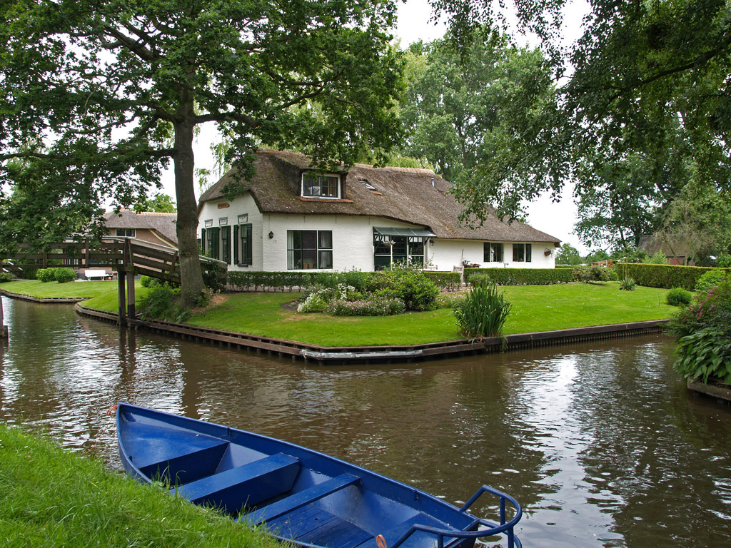 Living between water