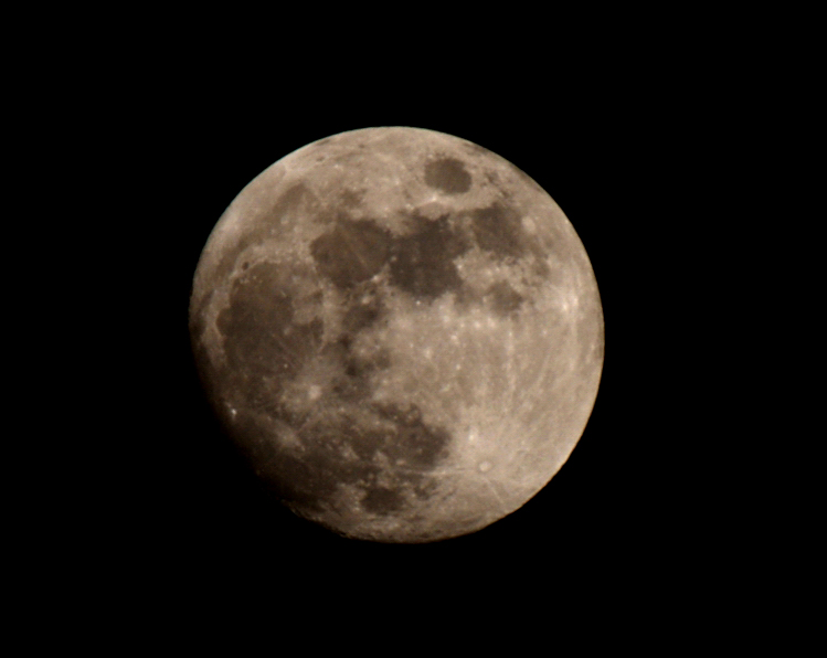Moon viewed from the Netherlands