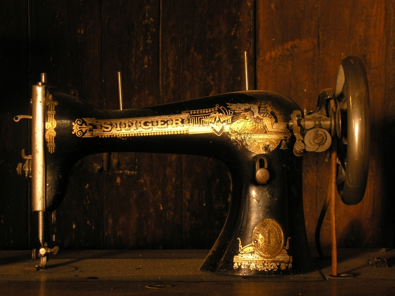 Old Sewing-machine (2)