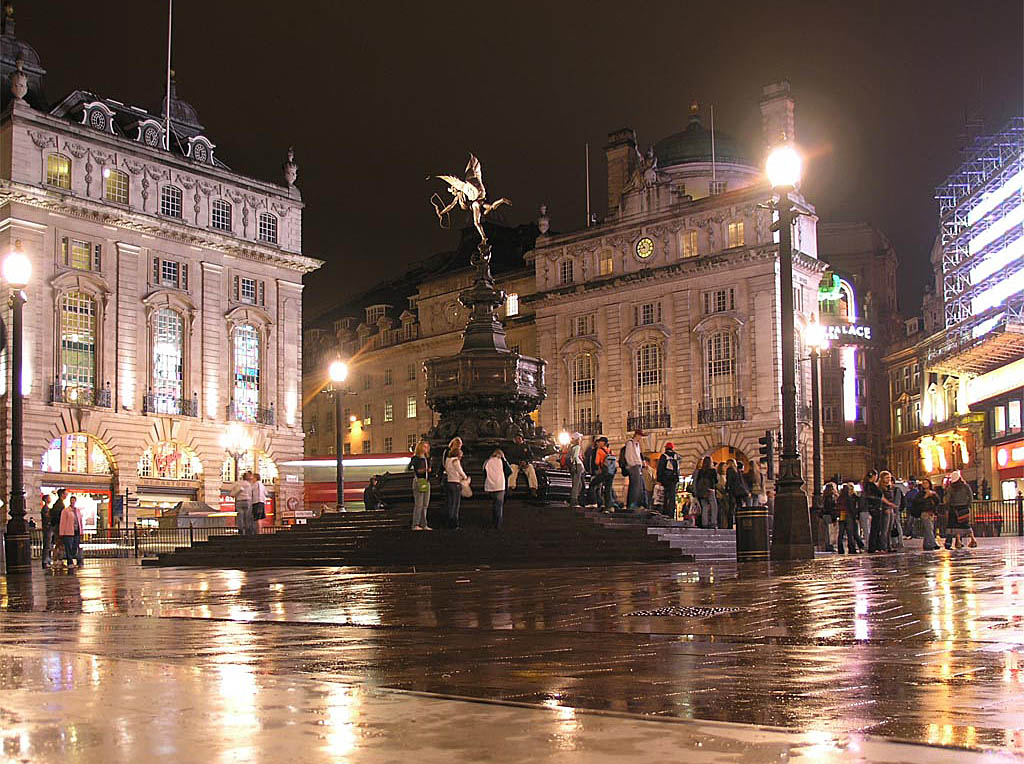 Picadilly Circus at night (E. London)