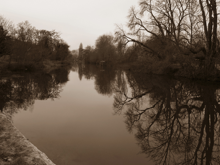 reflections on sonning lock