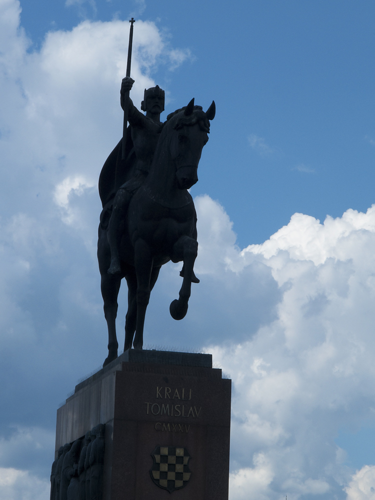 Kralj Tomislav CMXXV
