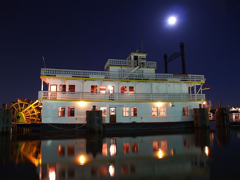 Restaurant On The River