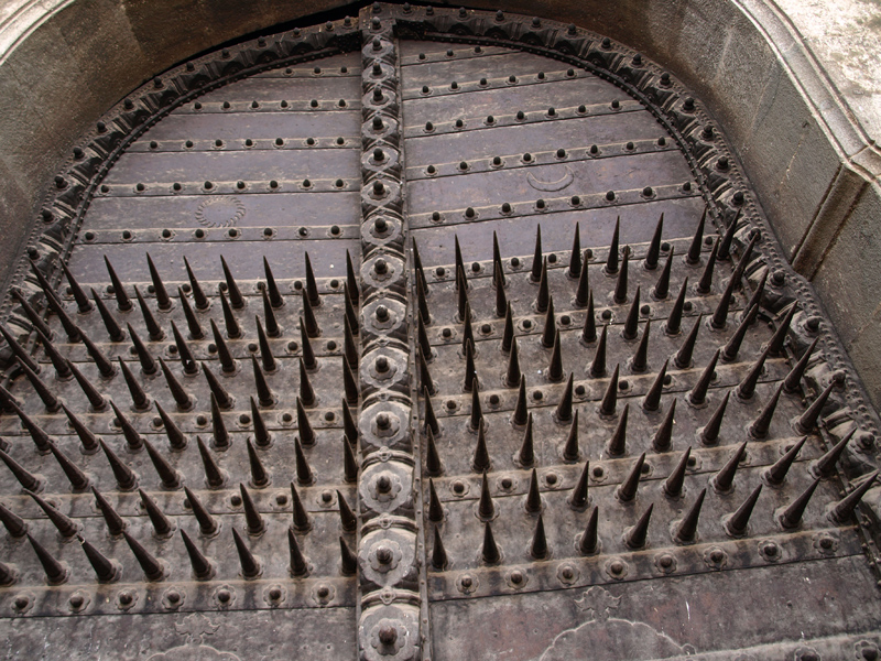elephant proof fort gate in Pune