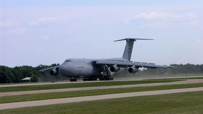 C-5 Landing at Oshkosh