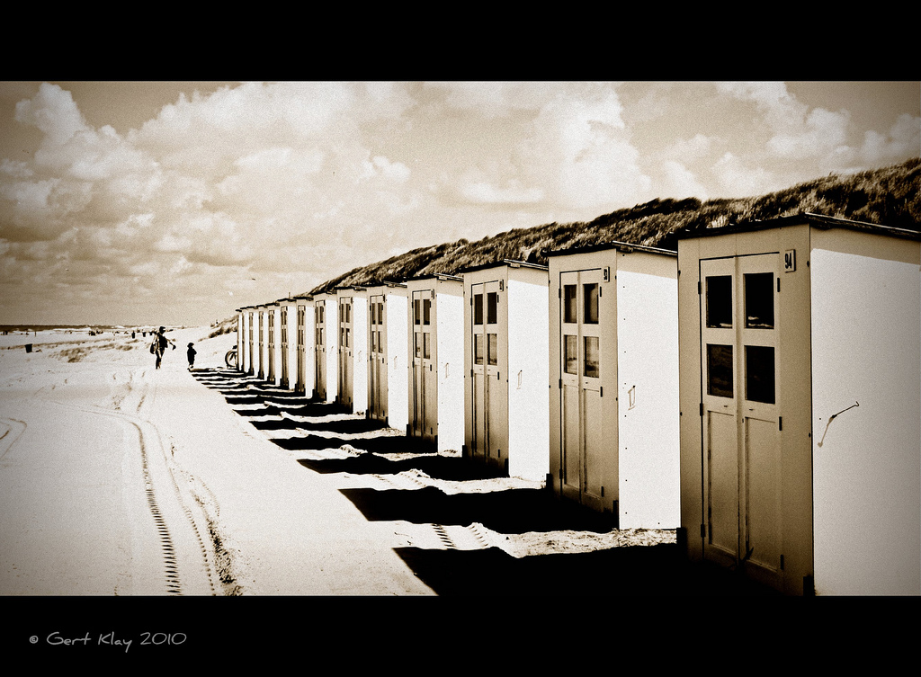 A day at the beach 1956 or 2010?